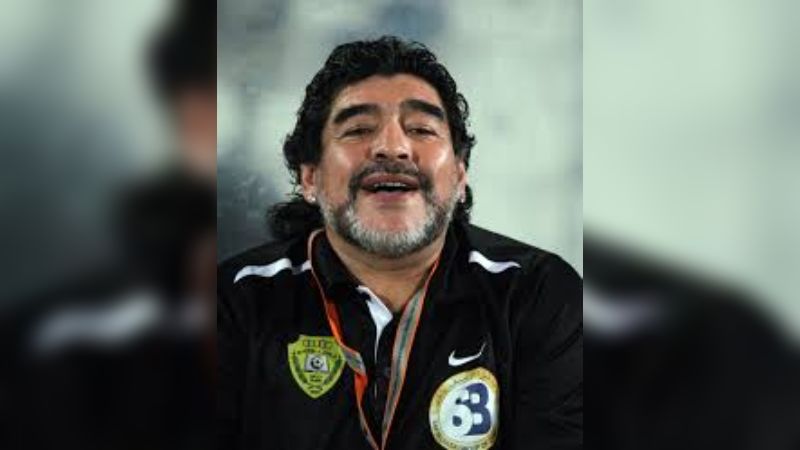 Cựu cầu thủ bóng đá Diego Maradona